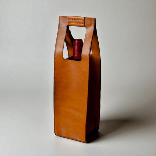 Handcrafted Leather Wine Bottle Holder – Elegant Gift for Wine Lovers